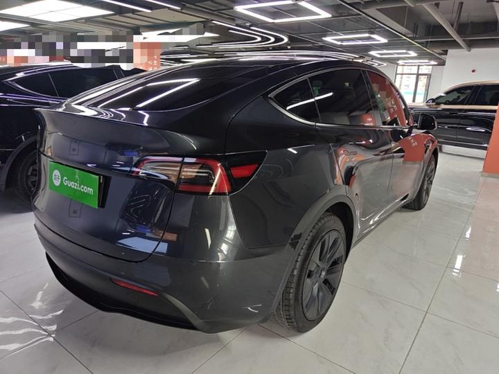Model Y 2024 RWD photo 4
