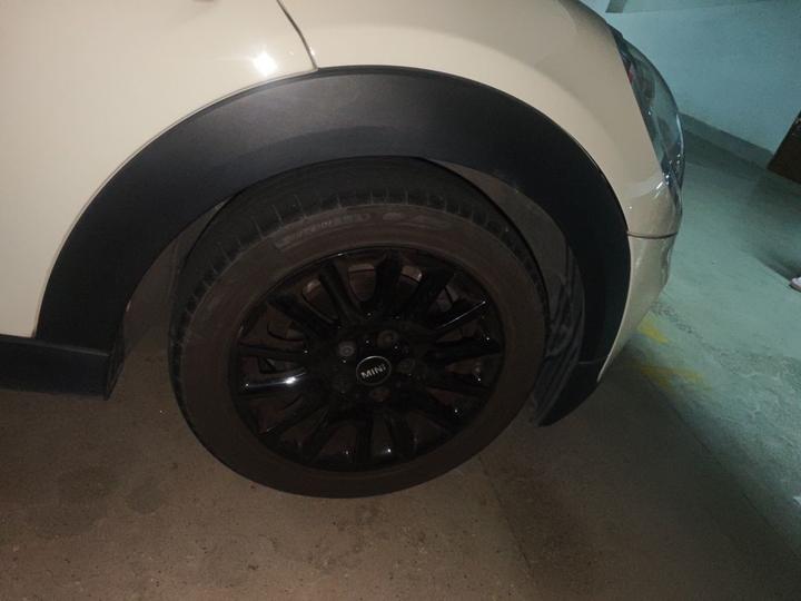 2019 1.5T ONE PLUS 5-Door photo 8