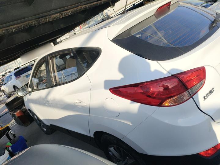 ix35 2015 2.0L AT RWD Comfort China V photo 4