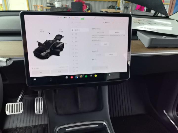Model Y 2021 Standard Range RWD photo 8
