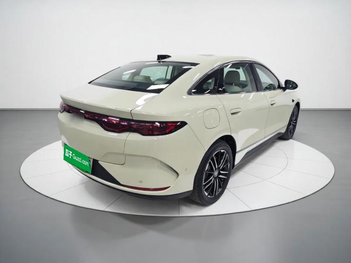 Qin L 2025 EV 545KM Excellence photo 6
