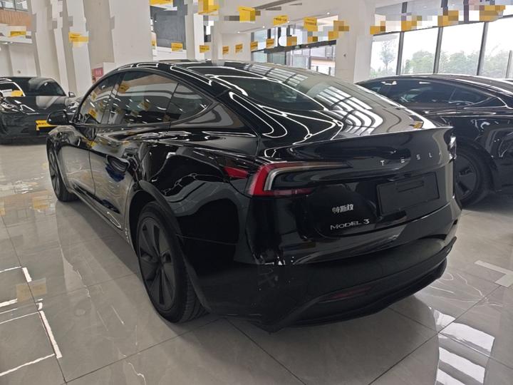 Model 3 2023 RWD photo 4