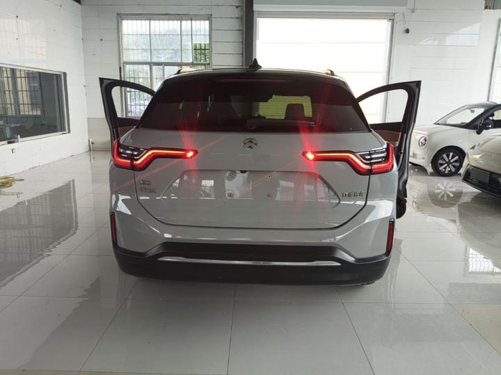 ES6 2020 600KM Sport photo 3