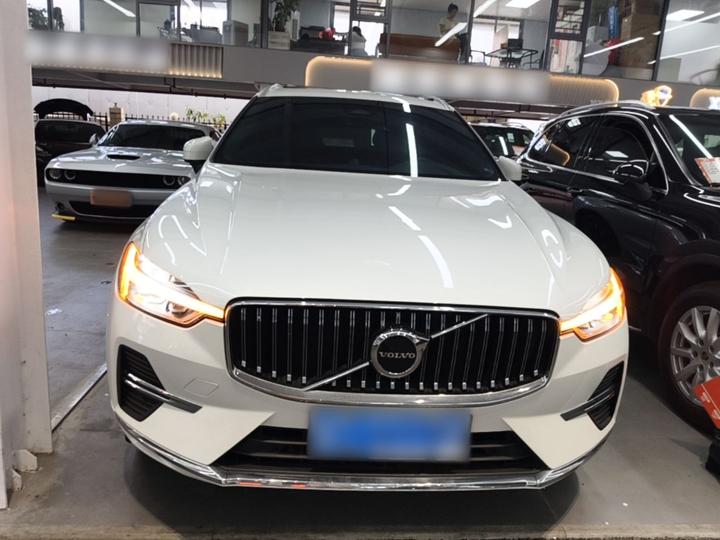 XC60 2023 B5 AWD Luxury photo 2