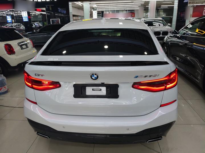 6 SeriesGT 2022 630i M Sport Package photo 3