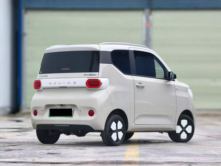Hongguang MINIEV 2024 3rd Gen 215km Advanced photo 6