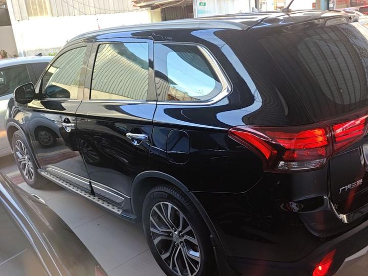 Outlander 2016 2.4L AWD Elite 5-Seater photo 4