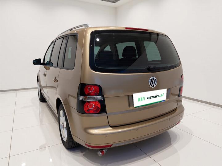 2015 1.4T DSG Comfort 5-Seater photo 4