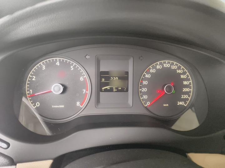 Sagitar 2014 1.6L AT Comfort photo 4