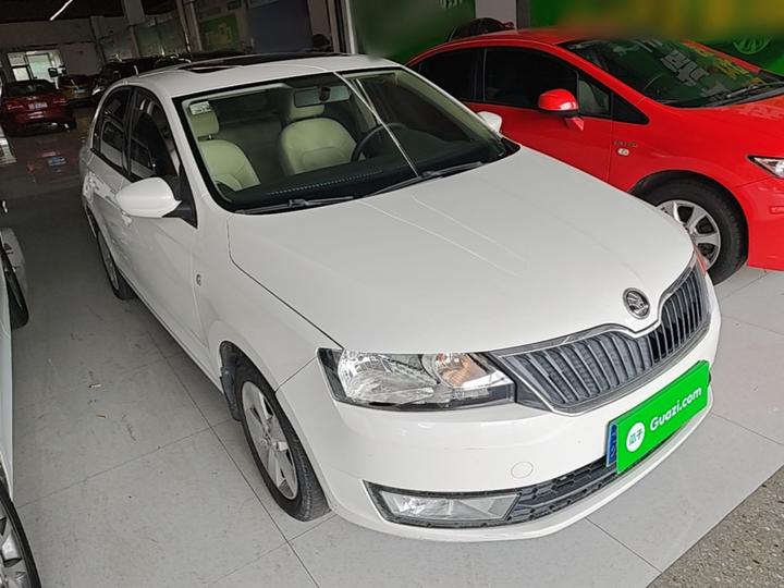 Rapid 2015 1.6L MT photo 3