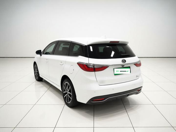 Song MAX 2017 1.5T AT Connected Luxury 7-Seater photo 4