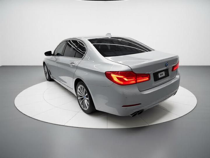5 Series 2018 Facelift 530Li Leading Luxury photo 4