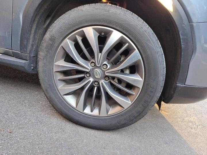 GAC Trumpchi GS8 2017 320T RWD Luxury Connected 7-Seater photo 8