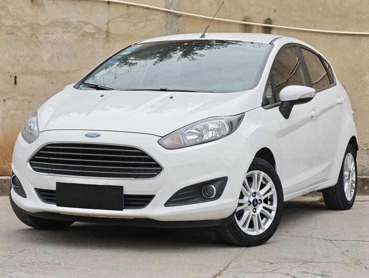 2013 Hatchback 1.5L AT Fashion