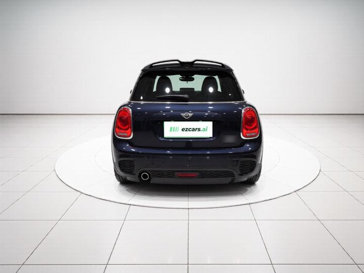 2021 1.5T 3-Door photo 5