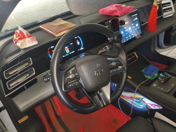 Qin L 2024 DM-i 80KM Leading photo 7