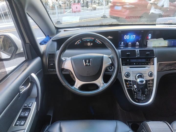 Luxgen 7 MPV 2016 2.0T Luxury photo 7