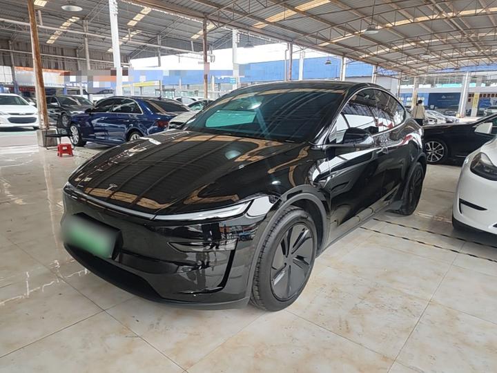 Model Y 2025 RWD