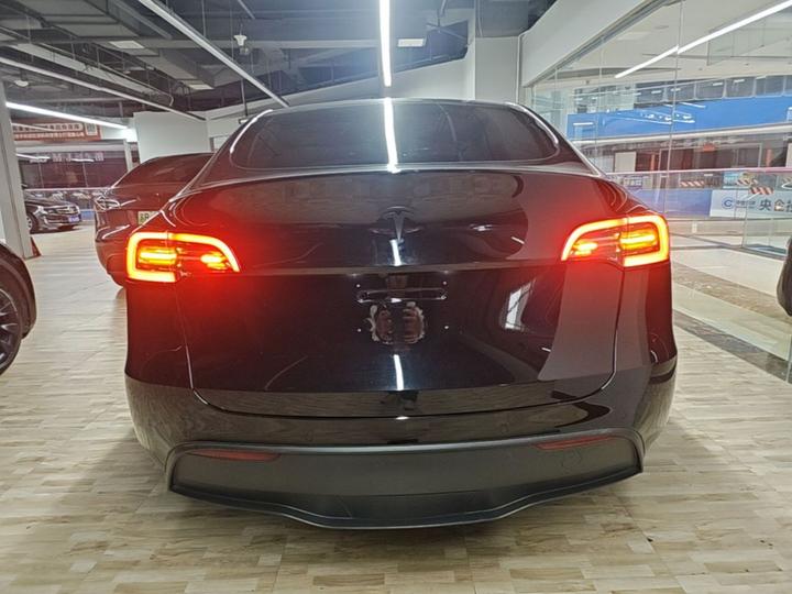 Model Y 2022 Facelift RWD photo 5