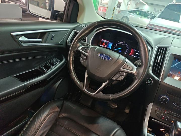 Edge 2016 EcoBoost 245 AWD 7-Seater photo 2