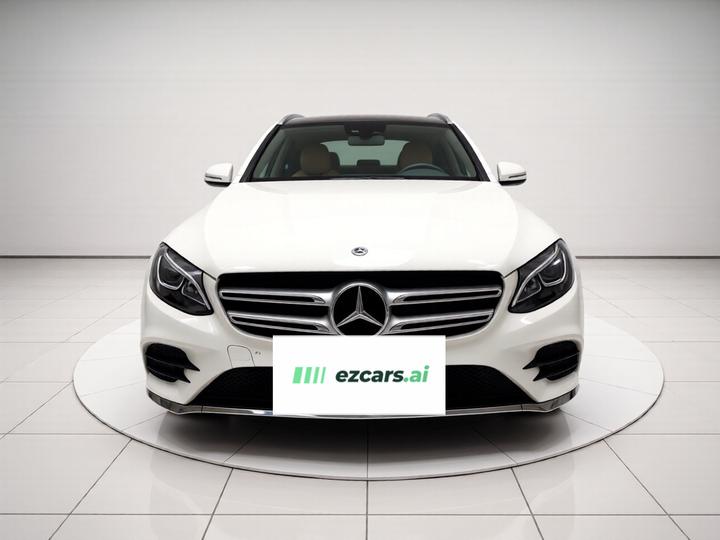 GLC 2017 GLC 260 4MATIC Luxury photo 2