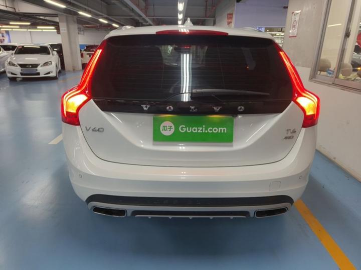 V60 2016 Cross Country T6 AWD photo 3