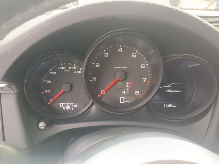 2018 Macan 2.0T photo 3