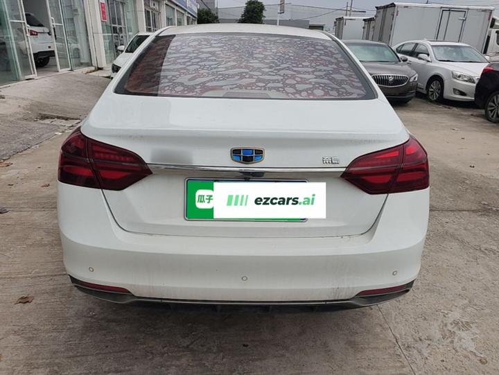 Emgrand 2018 1.5L MT Luxury photo 5