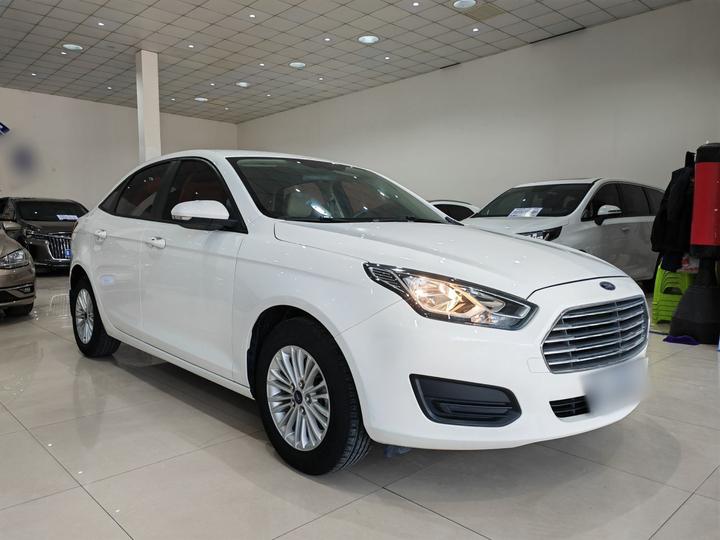 Escort 2017 Facelift 1.5L AT Comfort photo 3