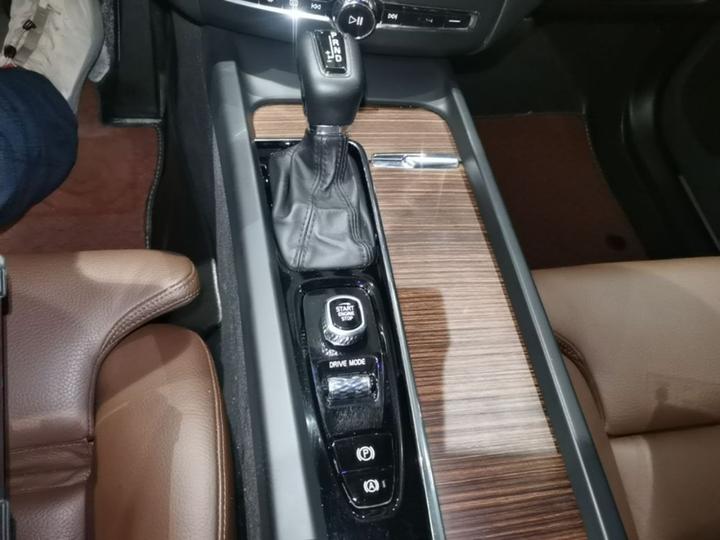 XC60 2021 T5 AWD Luxury photo 8
