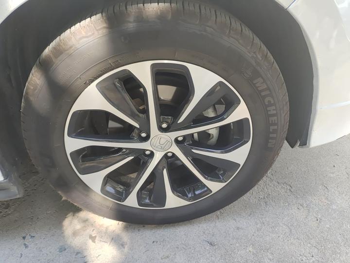Avancier 2017 240TURBO RWD Luxury photo 8