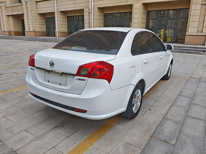 Excelle 2015 1.5L AT Classic photo 2