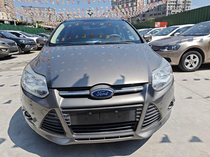 Focus 2012 Sedan 1.6L AT photo 2