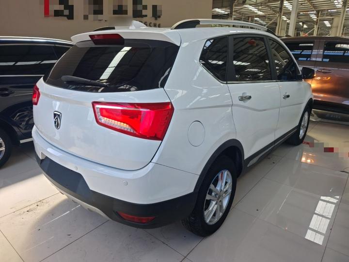 560 2015 1.8L MT Elite photo 4