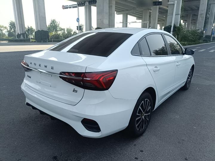 i5 2021 1.5L MT Platinum photo 4