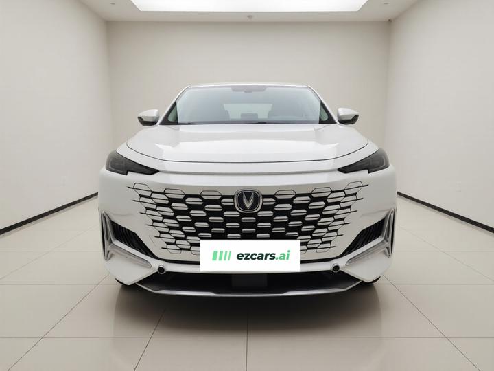 UNI-K 2021 2.0T Premium photo 2