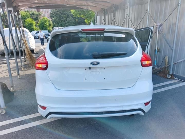Focus 2017 Hatchback EcoBoost 180 AT Elite photo 3