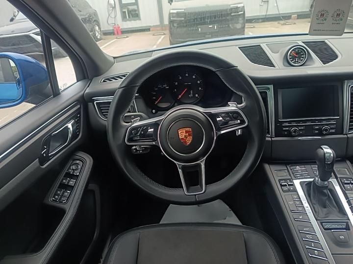 2016 Macan 2.0T photo 6