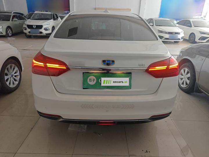 Emgrand 2018 1.5L MT photo 5