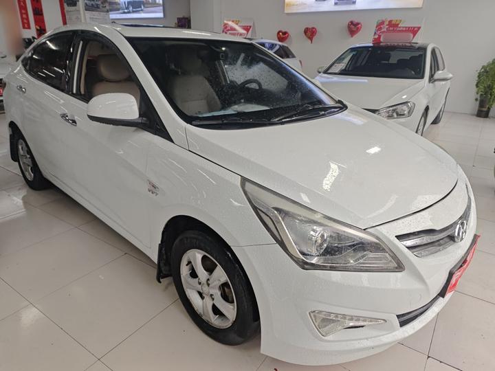 Verna 2014 1.4L AT Leading GLX photo 3