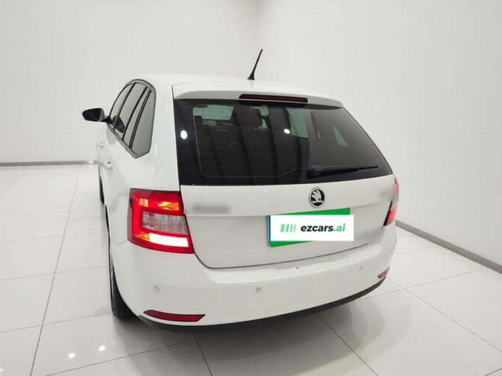 Rapid Spaceback 2016 Facelift 1.4L MT photo 5