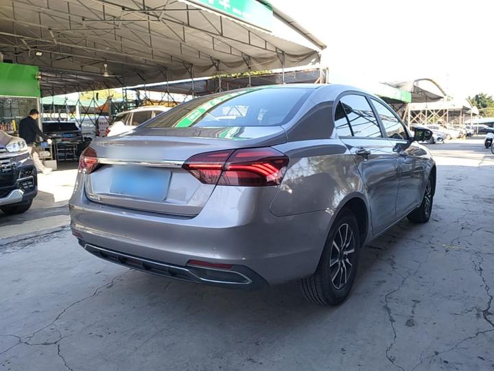 Emgrand 2019 1.5L CVT Luxury China VI photo 6