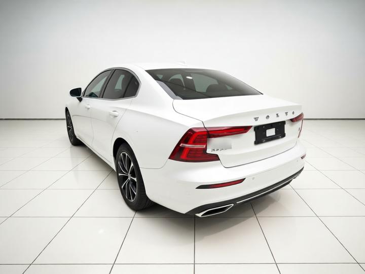 S60 2022 B4 Luxury photo 4