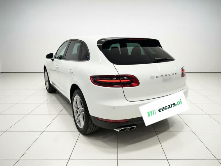 2017 Macan 2.0T photo 4