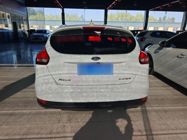 Focus 2015 Hatchback 1.6L AT Comfort photo 5