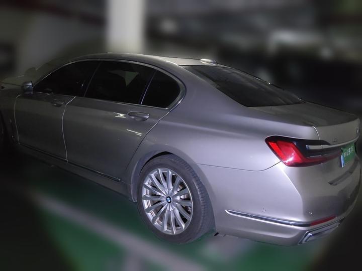 7 Series 2019 730Li Luxury photo 4
