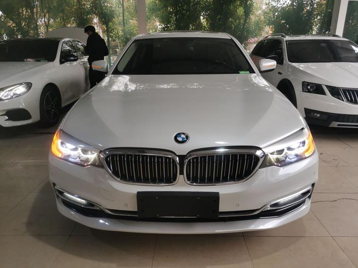 5 Series 2019 530Li Leading Luxury photo 2