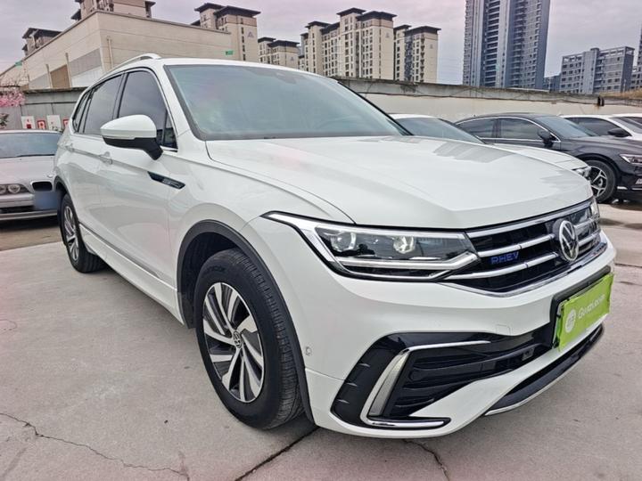 Tiguan L EV 2023 430PHEV PHEV Premium photo 3