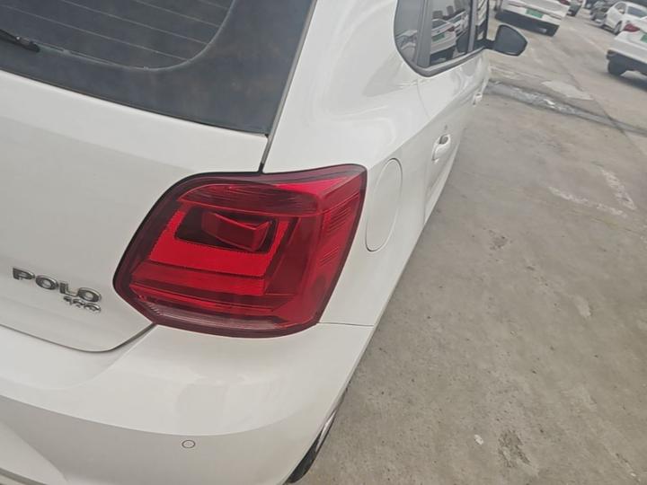 Polo 2016 1.6L AT Comfort photo 7