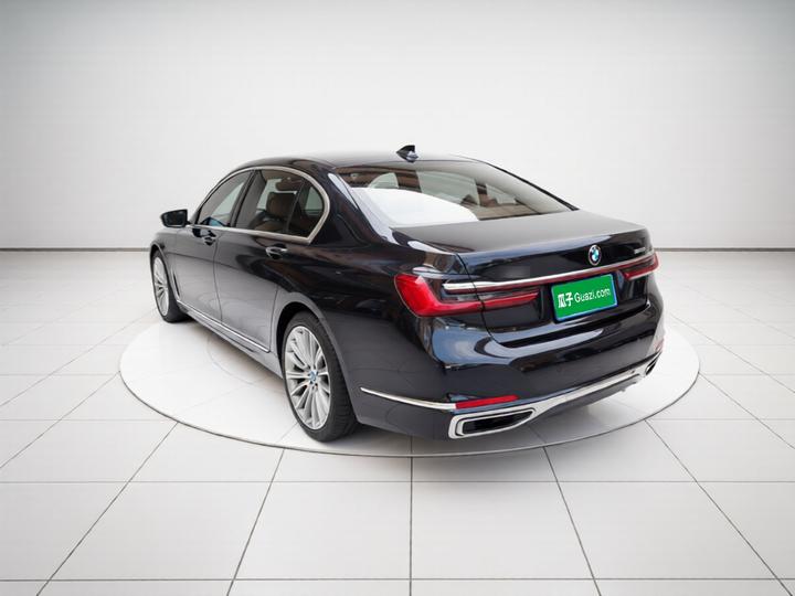 7 Series 2021 740Li Leading M Sport Package photo 4